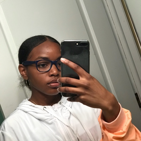 Meet your Posher, Bria - Picture 1 of 1